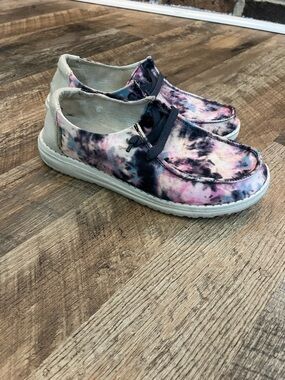 Tie-Dye Slip-On Canvas Sneakers in Pink & Black